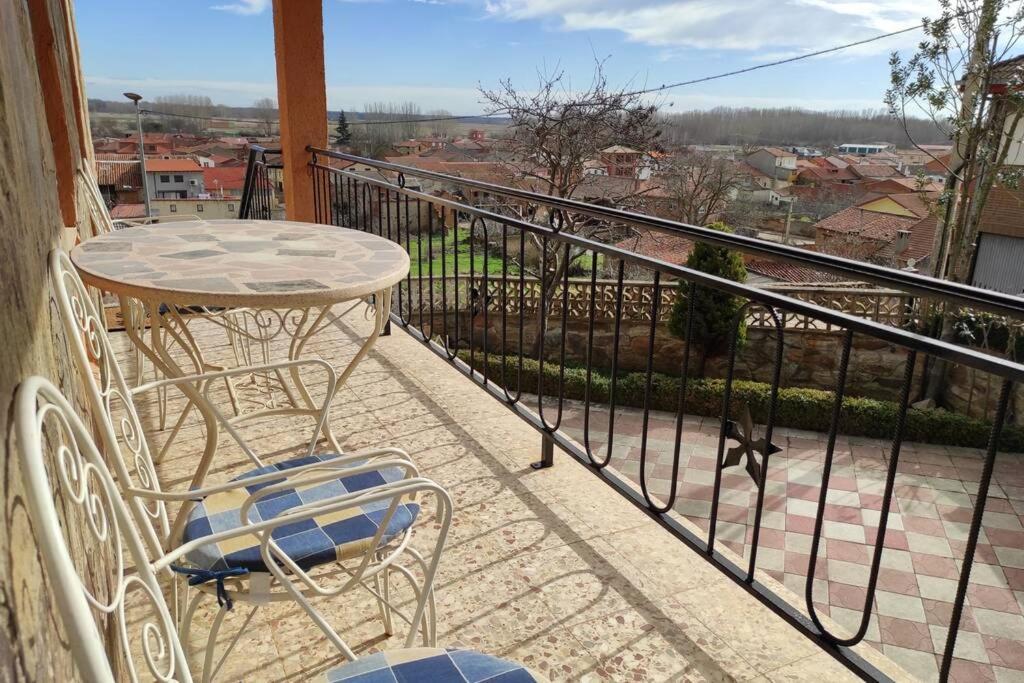 Casa Rural La Vizana Alija del Infantado エクステリア 写真